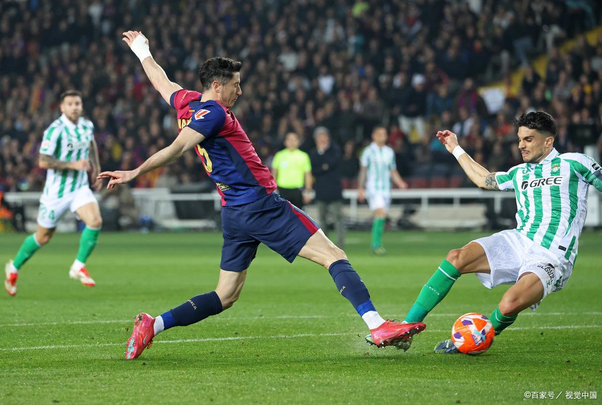 包含巴塞罗那客场不敌马洛卡，积分榜跌至第四的词条