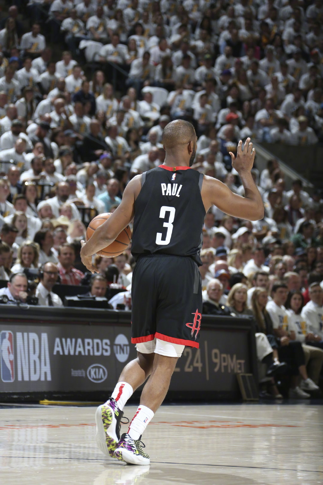 波兰男篮碾压灰熊,费沃斯送出助攻 波兰男篮碾压灰熊,费沃斯送出助攻