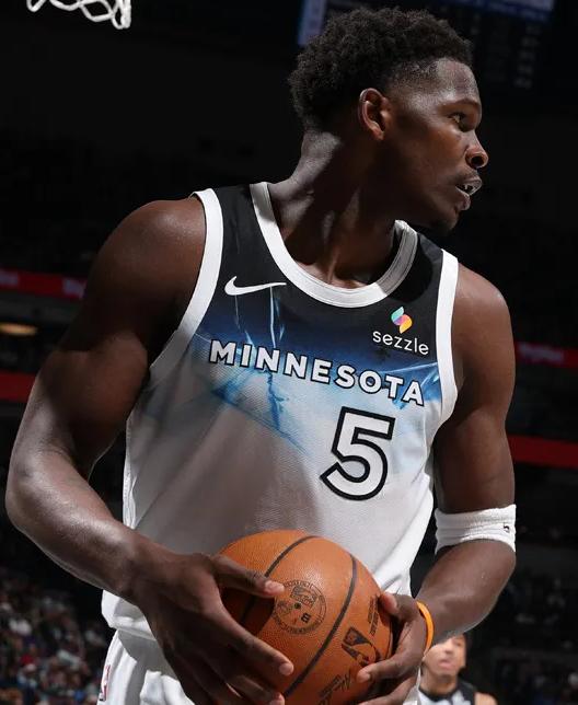 关于篮网轻取尼克斯，戈贝尔一己之力扛起全队的信息