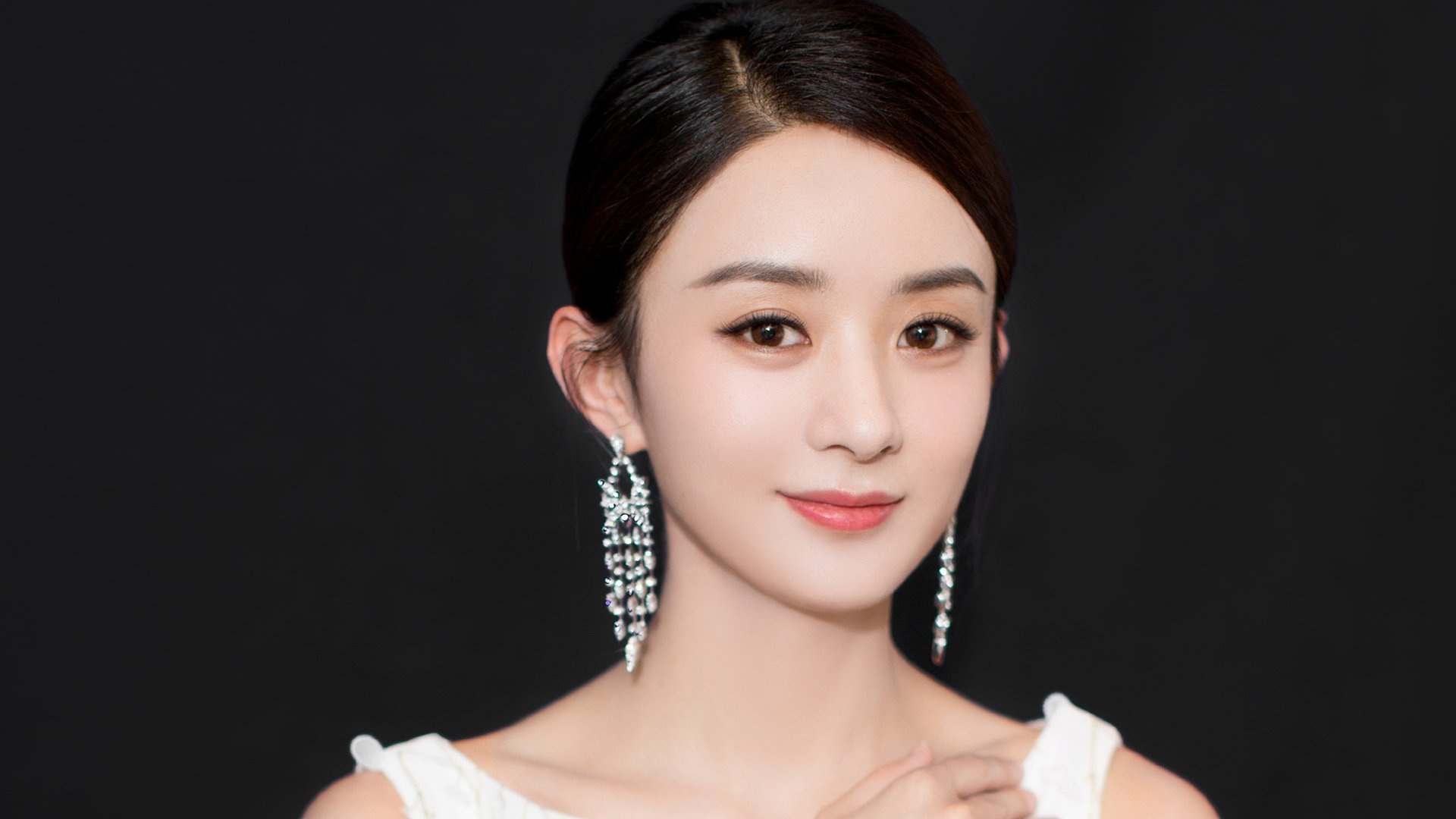 舞步踏碎钢铁防线，戈麦斯谱写意甲的绿茵交响诗